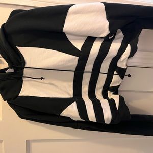 Women’s adidas sweatshirt (cropped)